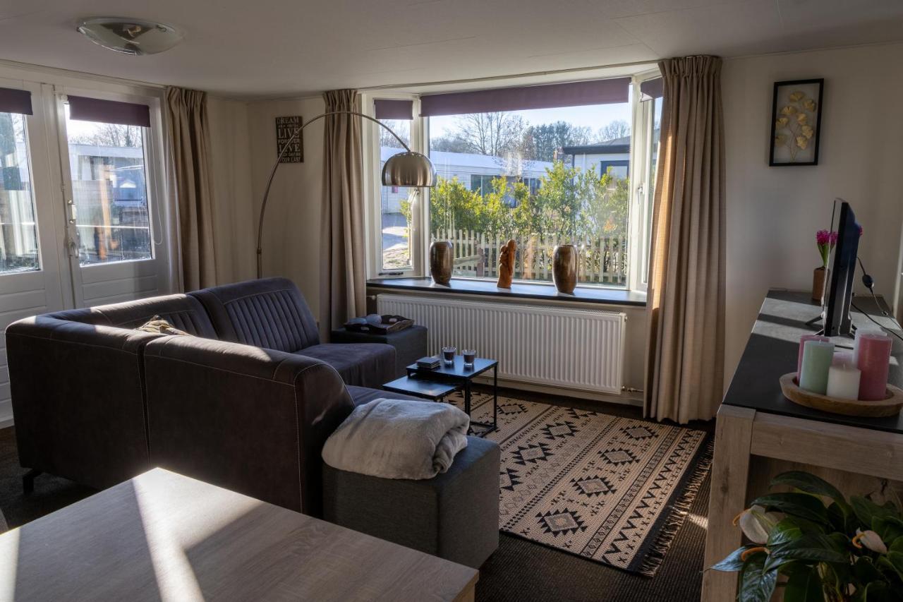 ホテル Luxe Chalet Strubben-Kniphorstbos Anloo エクステリア 写真